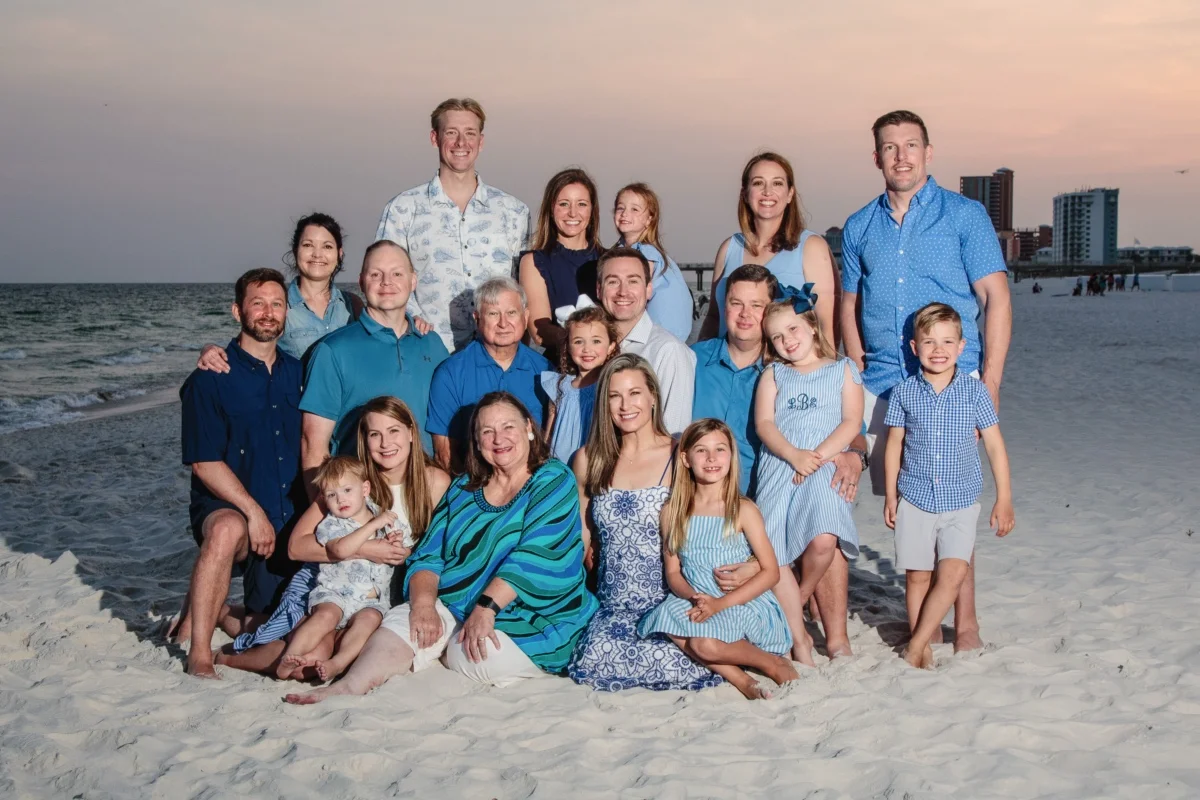 Orange beach photographer Sample Photos 17 Family reunion photo on the beach by Orange Beach photographer